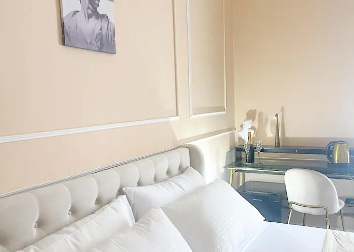 Bed and Breakfast Flame 4*