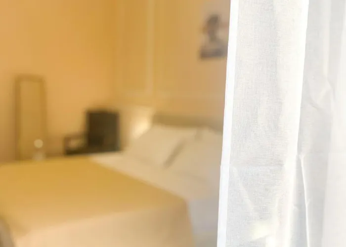Flame Bed and Breakfast Κατάνια