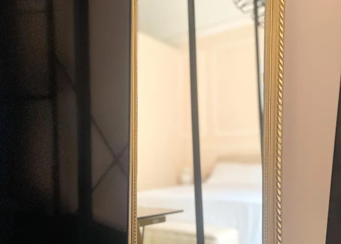 Flame Bed and Breakfast Κατάνια