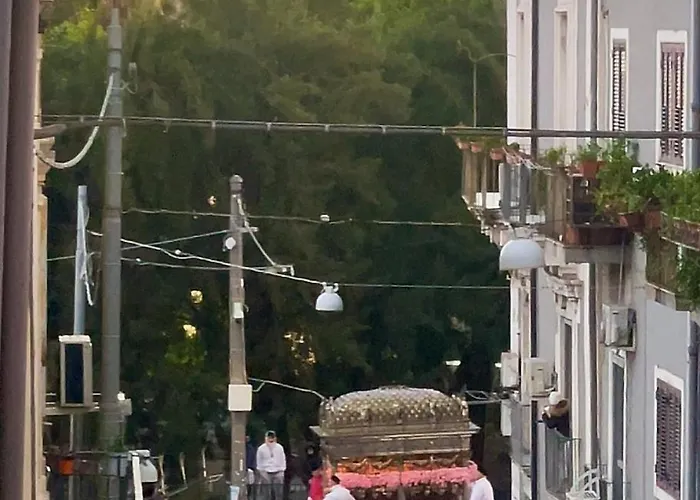 Flame Bed & Breakfast 4*